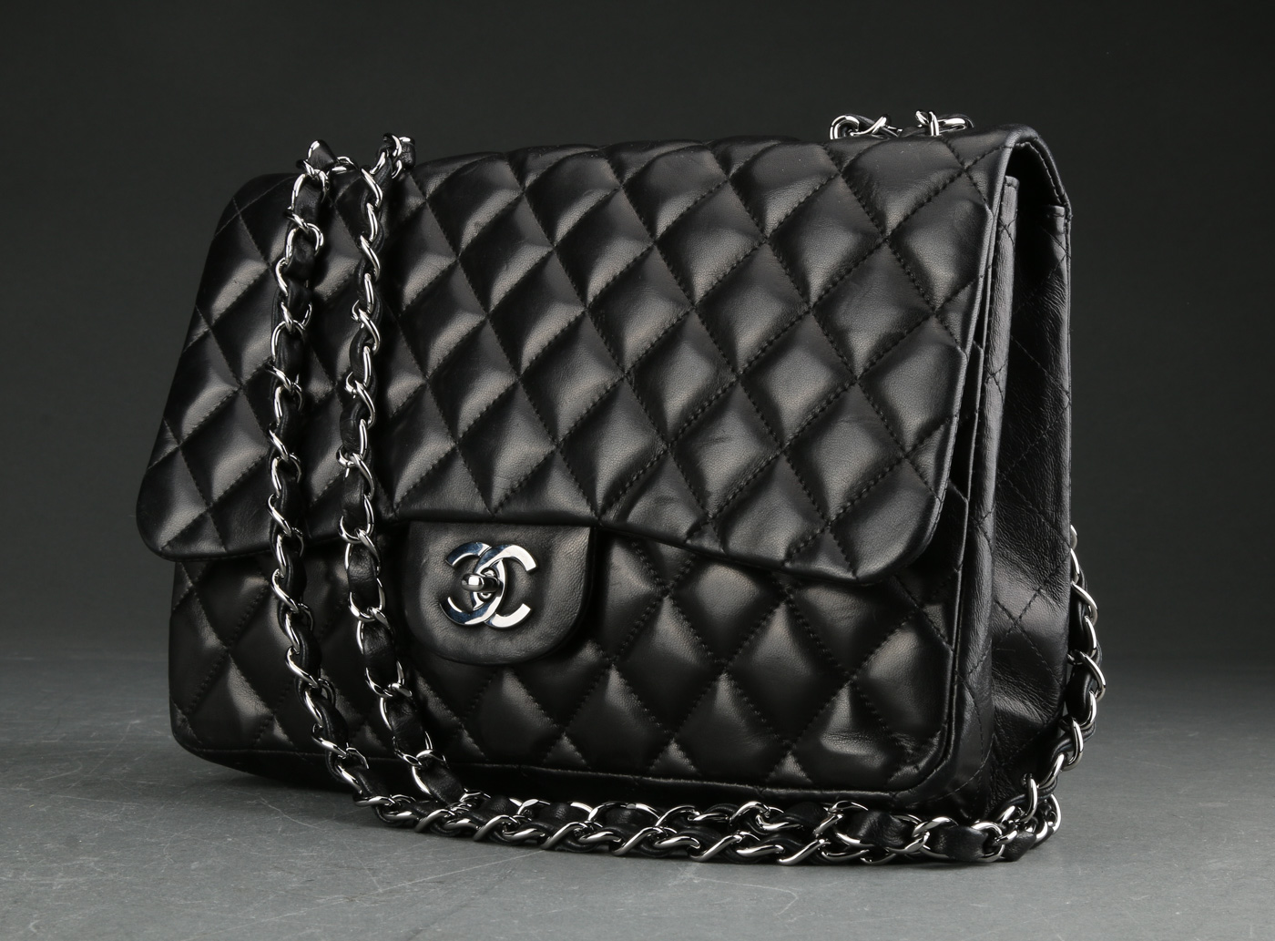 Chanel taske. 'Model Jumbo' Auktionshuset.com