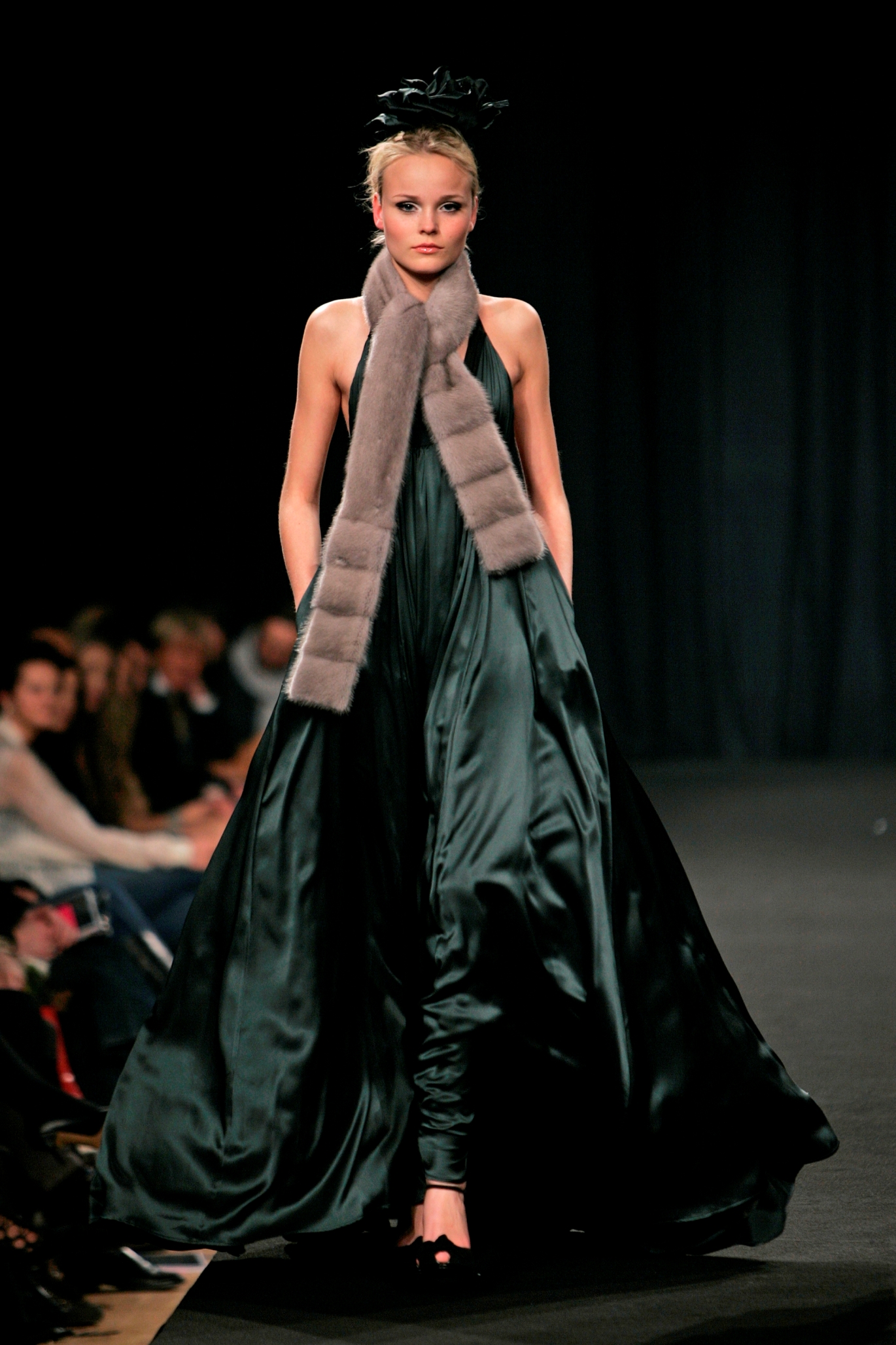 By Malene Birger SALON haute couture kjole | Auktionshuset.com