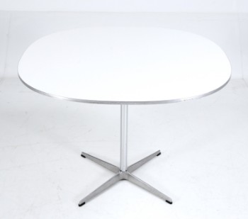Arne Jacobsen & Piet Hein. Super circular dining table, model A603