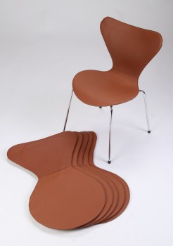 Leather covers for Arne Jacobsens 7 chairs (6)