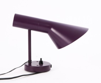 Arne Jacobsen. AJ væglampe, lilla