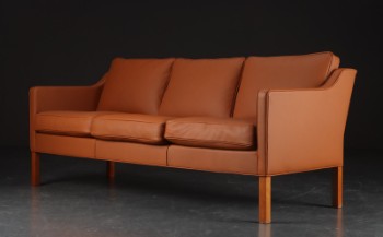 Børge Morgensen. Tre-pers. fritstående sofa, model 2323, cognacfarvet anilin læder