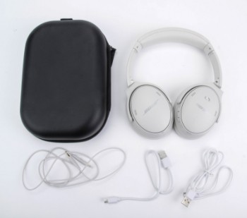 202312670 - Bose. Headphones