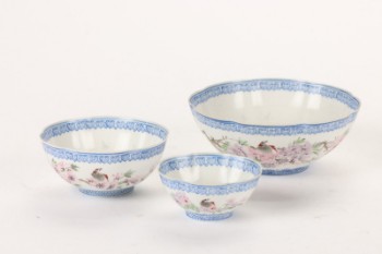 Tre kinesiske skåle af æggeskalsporcelæn, sen Republik/1900-tallet (3)