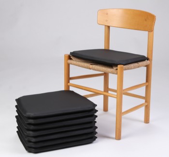 Cushion set for the Folkestolen, Børge Mogensen model J39. Black leather. (8)
