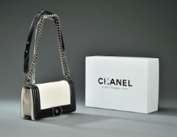 hundrede renovere elasticitet Chanel taske fra Boy Chanel Collection - Auktionshuset.com