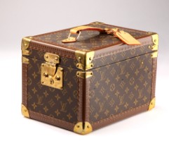 Sold at Auction: Louis Vuitton, Louis Vuitton Boite Flacons Beauty