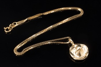 Vedhæng af 14 kt guld med kæde af forgyldt sølv (2)