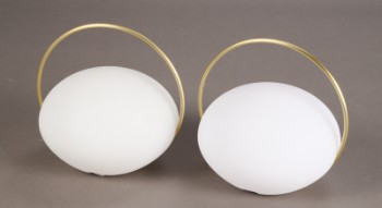 Philip Bro for Umage. To transportable lamper model Orbit, hvid/ messing (2)