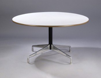 Charles Eames. Table Segmented Table Ø 122 cm