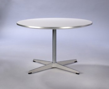 Arne Jacobsen. Sofabord, model A222. Hvid. Ø 75 cm