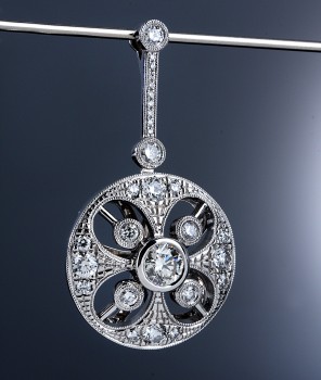 Diamond pendant of 18 kt. white gold - total approx. 1.50 ct.