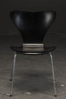 Arne Jacobsen. Syver stol, model 3107