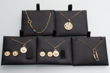 Collection of gold-plated sterling silver jewelery (9)