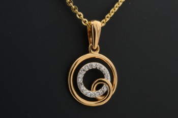 Pendant with diamonds of 14 kt. gold, plus a chain of gilded sterling silver