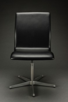Arne Jacobsen. Oxford office chair