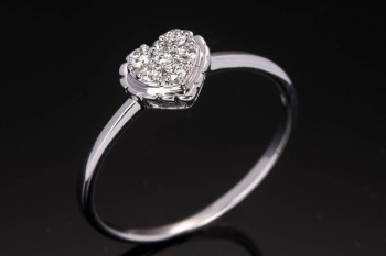 Diamonds By Frisenholm. Ring af 14 kt. hvidguld med brillanter. str. 57