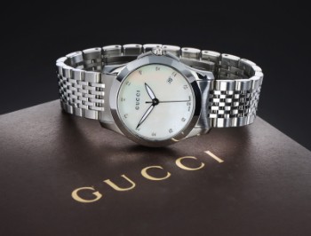 Womens wristwatch from Gucci, model G-Timeless, ref. YA126504